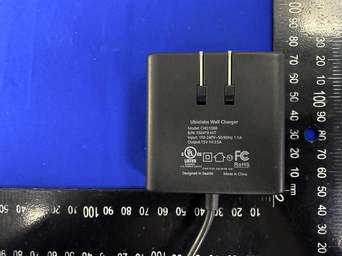 Wireless Charging Stand 127.7kHz - FCC ID 2ATGY-AWC1073 - UBIO LABS, INC. (3)