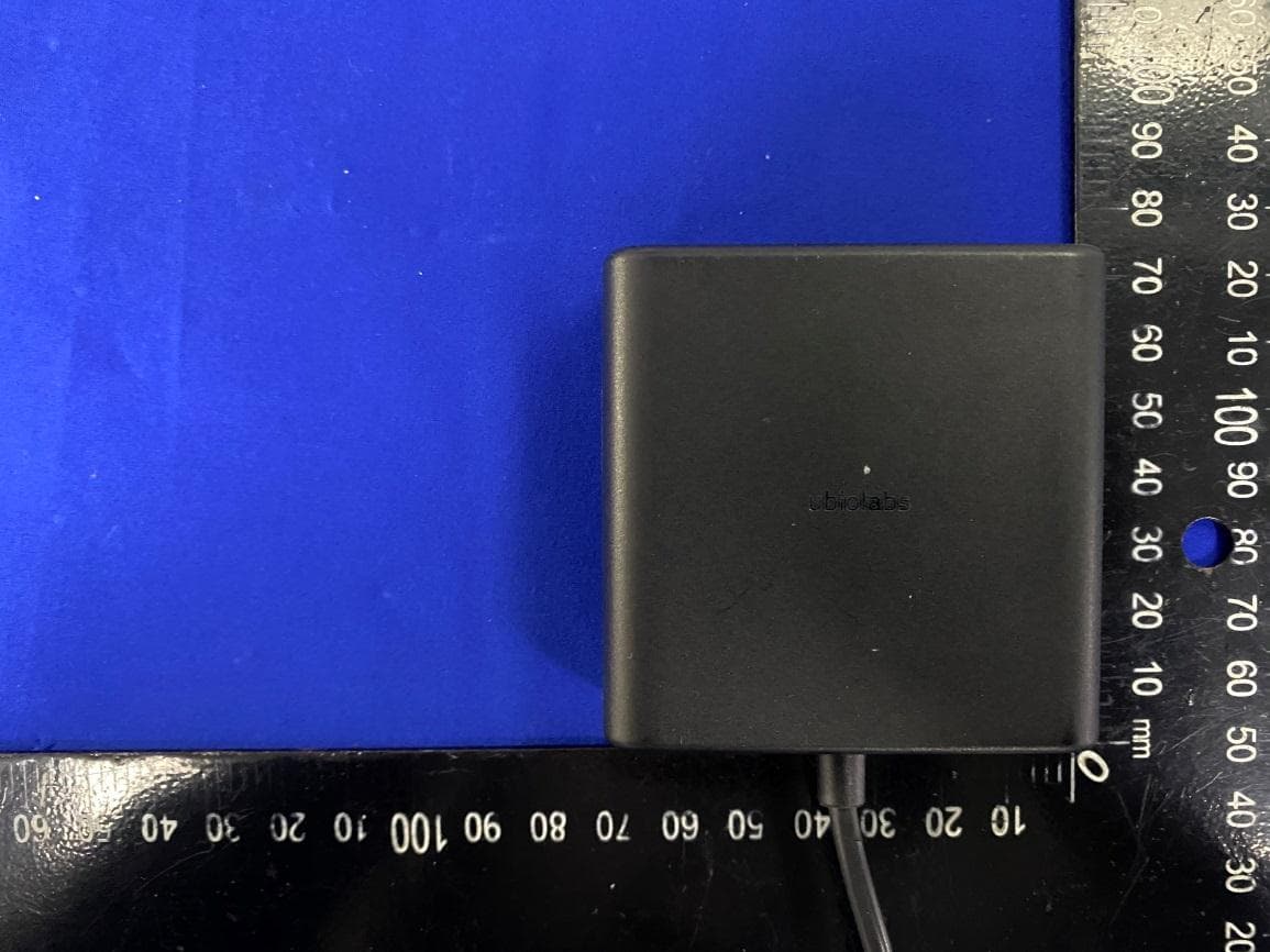Wireless Charging Stand 127.7kHz - FCC ID 2ATGY-AWC1073 - UBIO LABS, INC. (4)