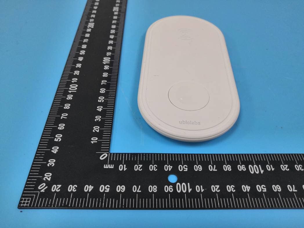 Facet Dual Wireless Charging Pad with Watch Module - FCC ID 2ATGY-AWC1087 - UBIO LABS, INC. (3)