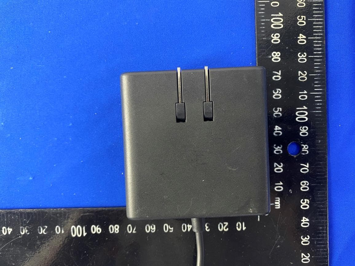 Wireless Charging Stand - FCC ID 2ATGY-AWC1093 - UBIO LABS, INC. (3)