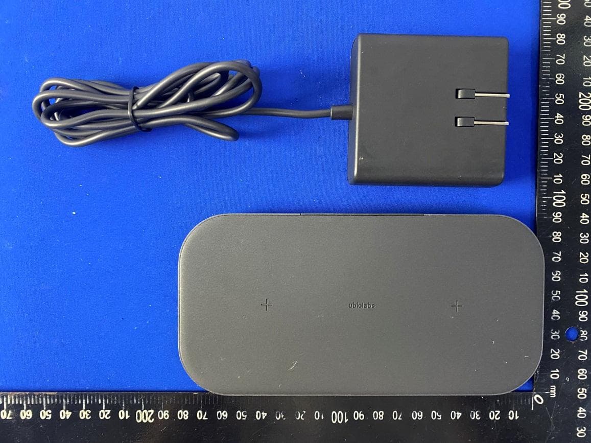 Wireless Charging Stand - FCC ID 2ATGY-AWC1093 - UBIO LABS, INC. (5)