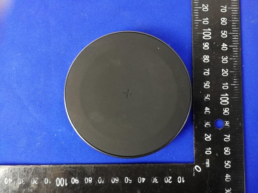 Wireless Charging Stand - FCC ID 2ATGY-AWC1100 - UBIO LABS, INC. (3)