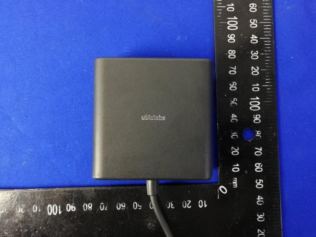 Wireless Charging Stand - FCC ID 2ATGY-AWC1100 - UBIO LABS, INC. (2)