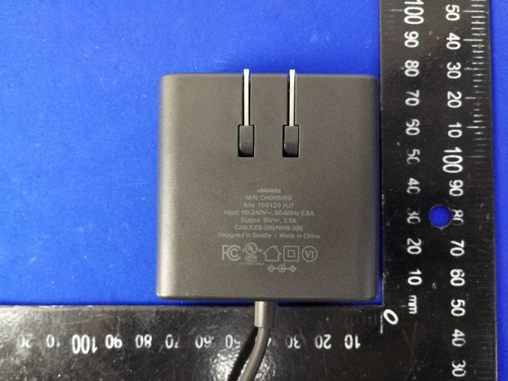 Wireless Charging Stand - FCC ID 2ATGY-AWC1100 - UBIO LABS, INC. (4)