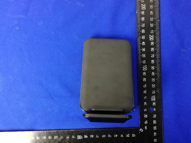 Wireless Charging Stand - FCC ID 2ATGY-AWC1102 - UBIO LABS, INC. (3)
