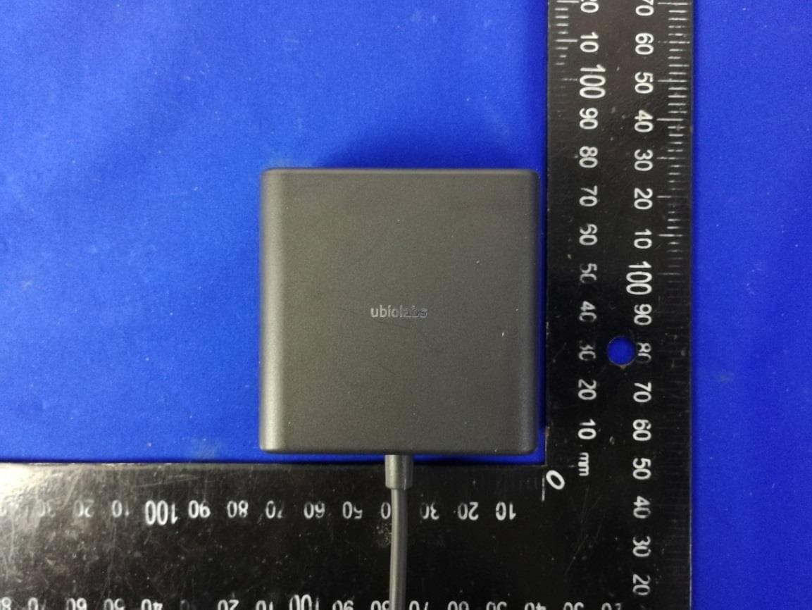 Wireless Charging Stand - FCC ID 2ATGY-AWC1109 - UBIO LABS, INC. (4)