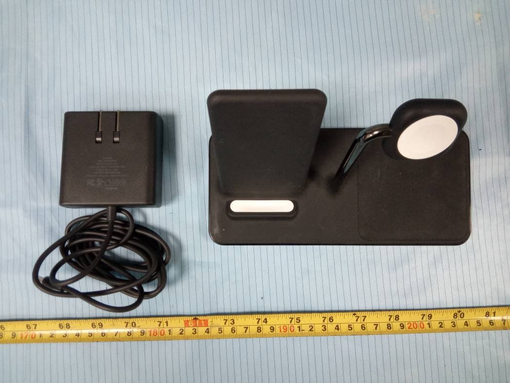 Wireless Charging Stand - FCC ID 2ATGY-AWC1110 - UBIO LABS, INC. (2)