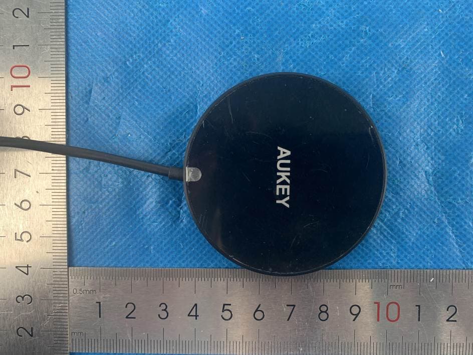 Aircore Wireless Charger - FCC ID 2ATIH-LC-A1 - Aukey Technology Co.,Ltd. (4)