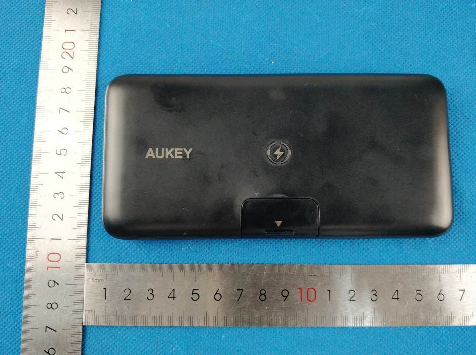 Power Bank - FCC ID 2ATIH-PB-WL02 - Aukey Technology Co.,Ltd. (3)