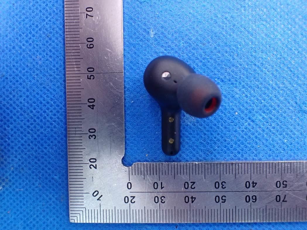 Bluetooth wireless earbuds - FCC ID 2ATIHEPT25 - Aukey Technology Co.,Ltd. (4)