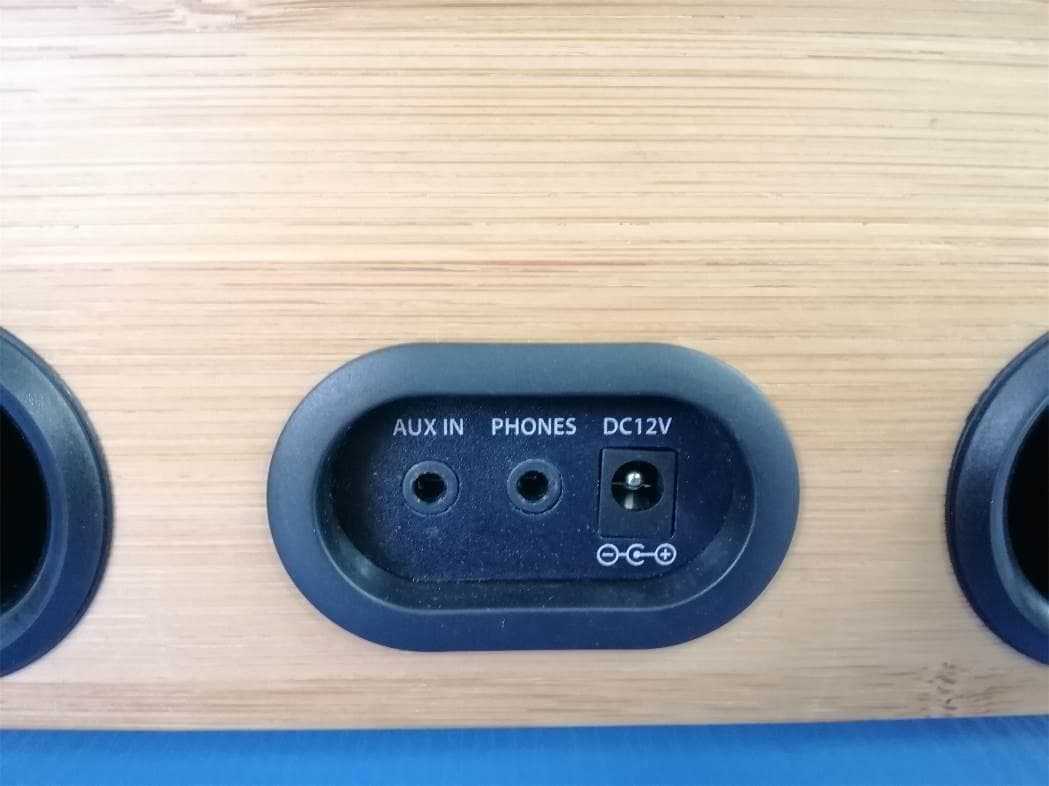 Bluetooth Speaker - FCC ID 2ATKO-VR80 - Soundlab Technology Company Limited (4)