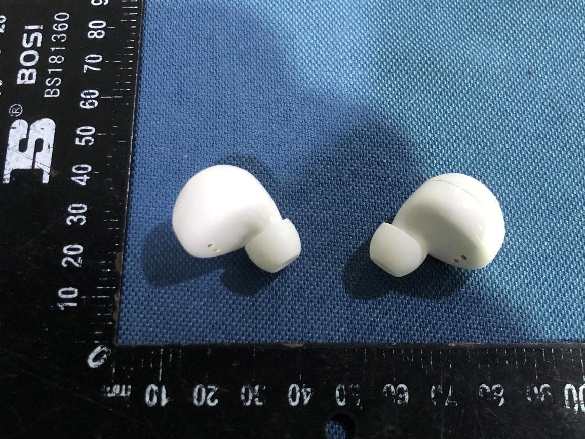 AIR COUTURE EARBUDS BUNDLE - FCC ID 2ATOM-14816 - AFH Industries Inc (5)