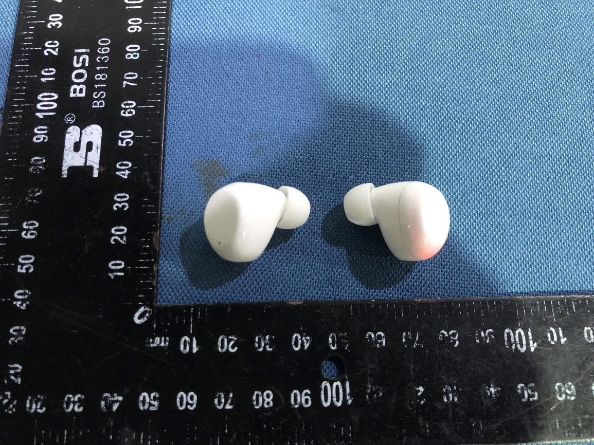 AIR COUTURE EARBUDS BUNDLE - FCC ID 2ATOM-14816 - AFH Industries Inc (3)