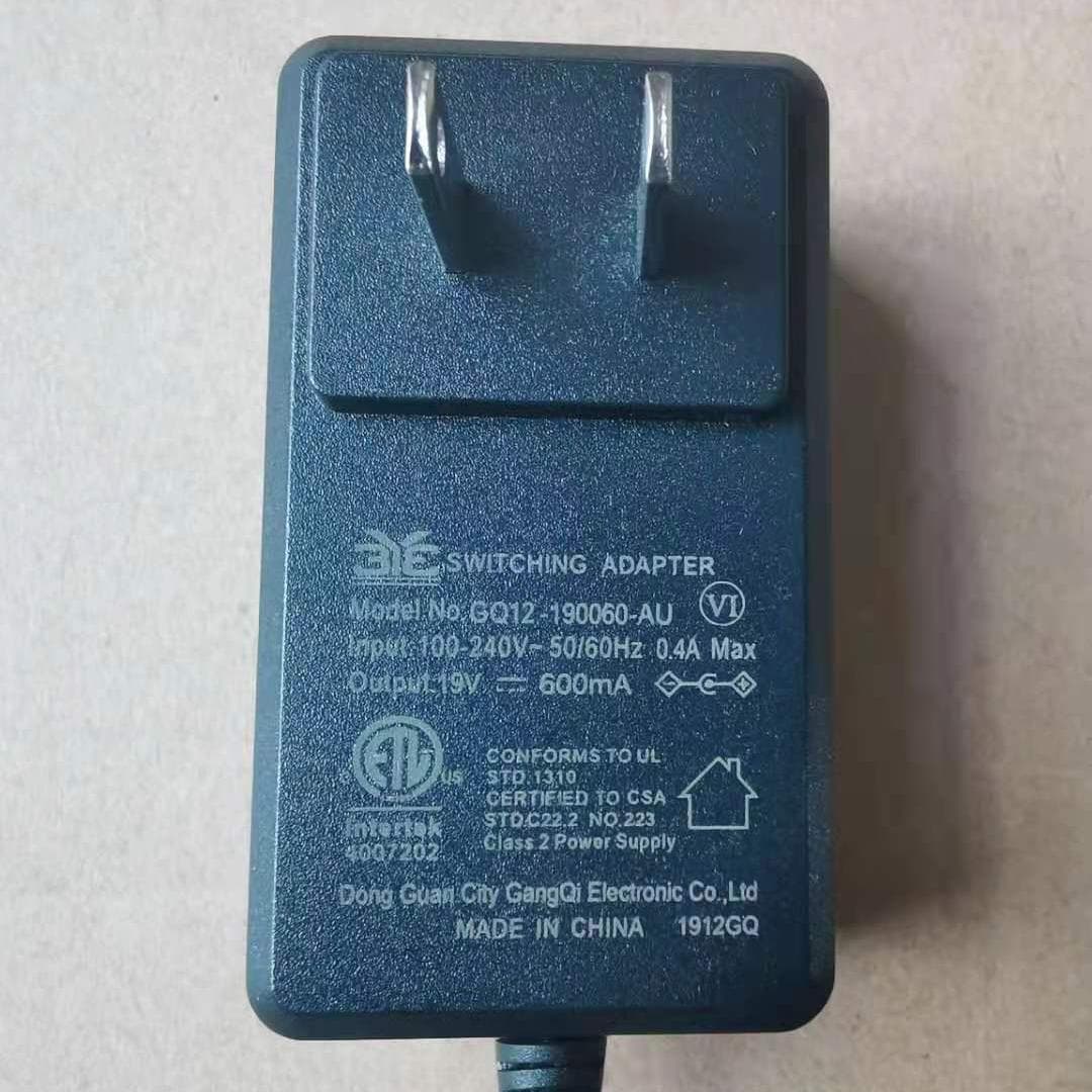 Robotic Vacuum Cleaner - FCC ID 2ATOQ-R20 - Dongguan Xinsu Technology Co.,Ltd.