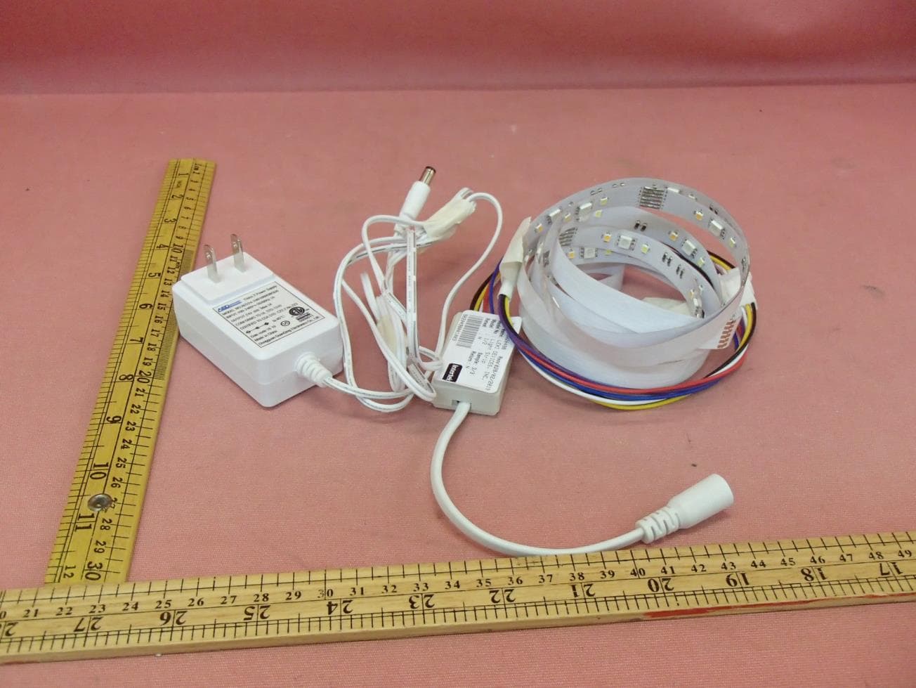 LEXI Smart Strip Light - FCC ID 2ATOT20001 - Lexi Devices, Inc.
