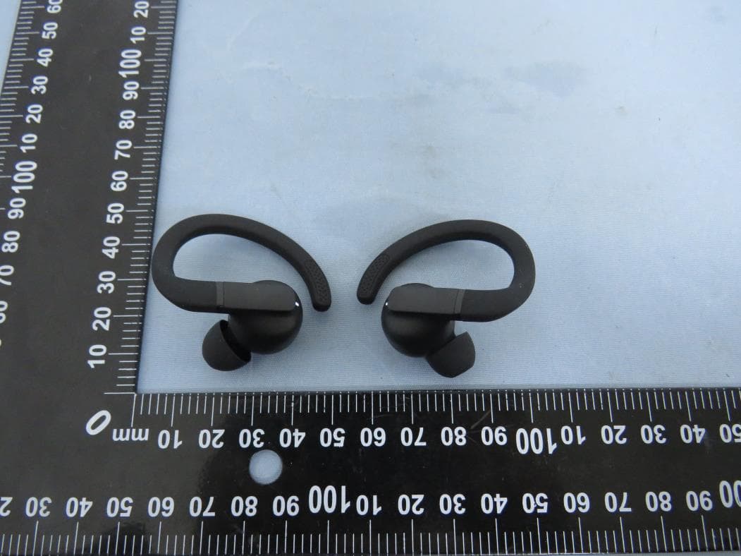 True Wireless Earbuds - FCC ID 2ATOY-RT26 - Dongguan Fulun Electronics Co.,Limited (2)