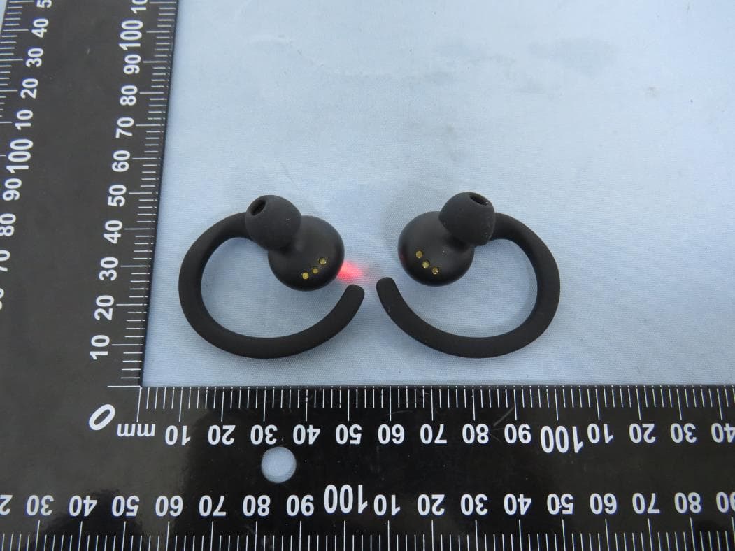 True Wireless Earbuds - FCC ID 2ATOY-RT26 - Dongguan Fulun Electronics Co.,Limited