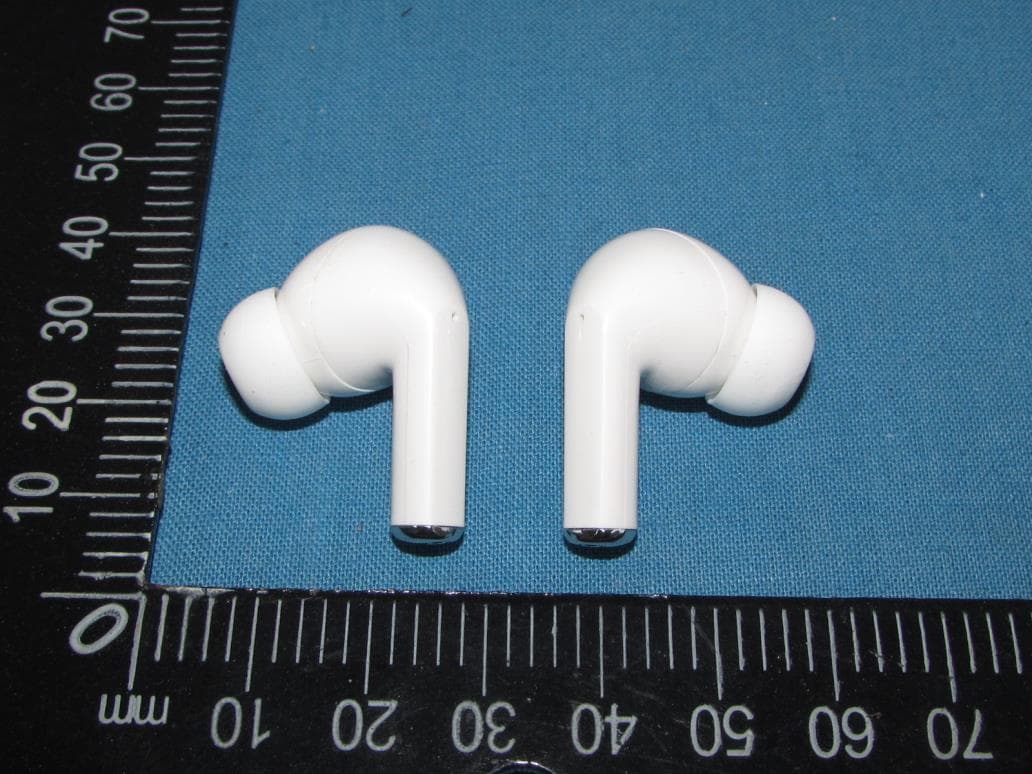 TRUE WIRELESS EARBUDS - FCC ID 2ATOY-RT33 - Dongguan Fulun Electronics Co.,Limited