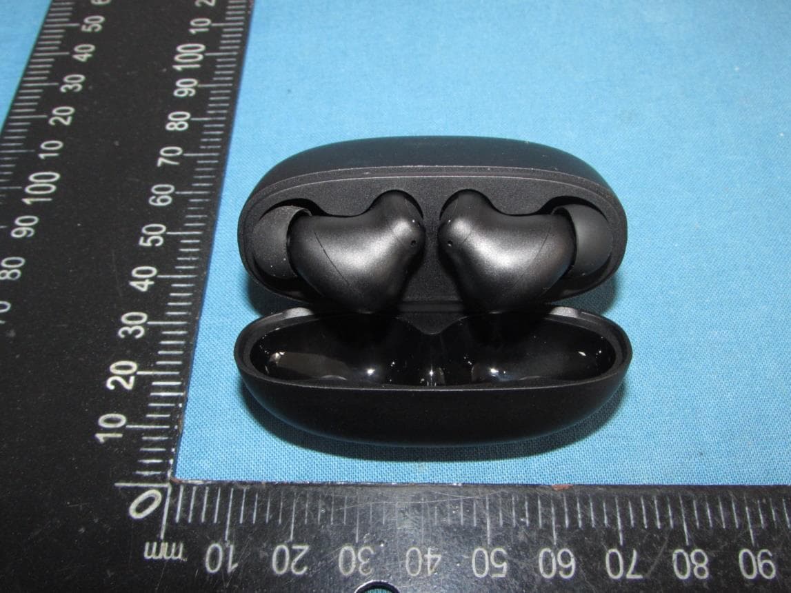 TRUE WIRELESS EARBUDS - FCC ID 2ATOY-RT62 - Dongguan Fulun Electronics Co.,Limited (5)