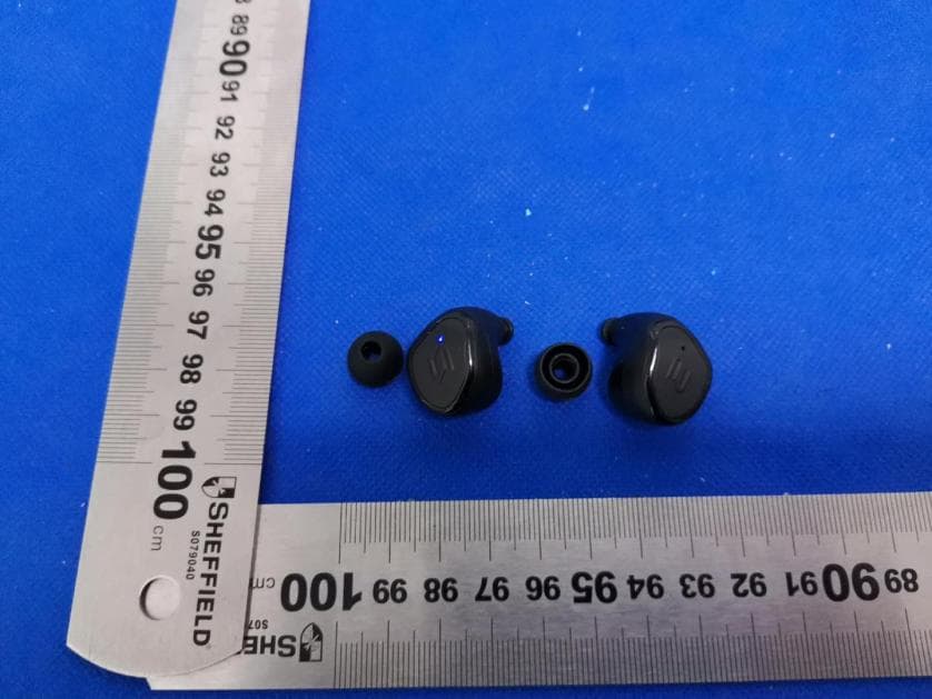 Bluetooth headset - FCC ID 2ATQ9-S8PLUS - Dongguan Gorsun Electronics Co.,Ltd (3)