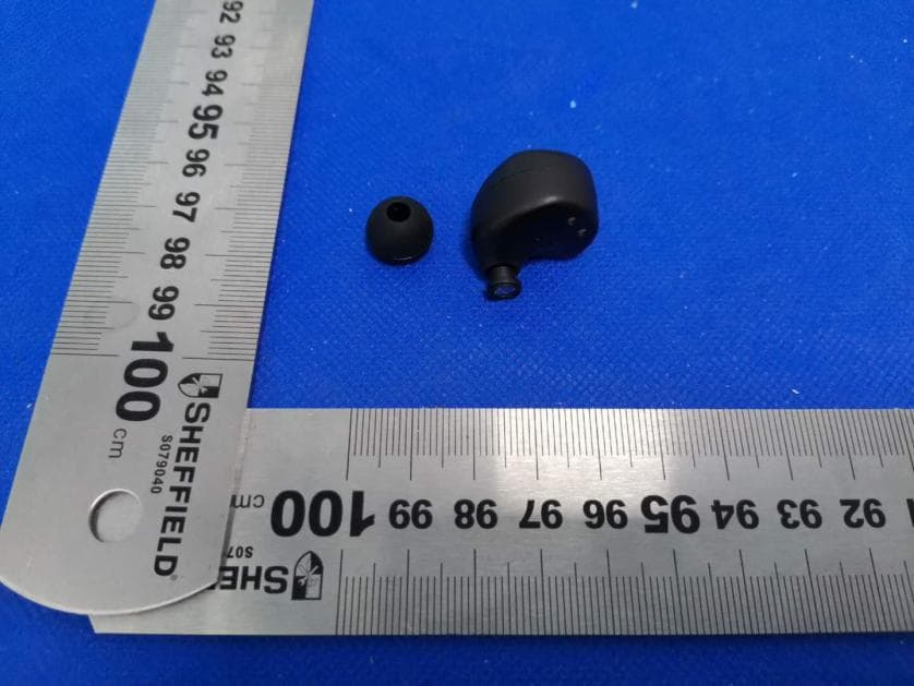 Bluetooth headset - FCC ID 2ATQ9-S8PLUS - Dongguan Gorsun Electronics Co.,Ltd (2)
