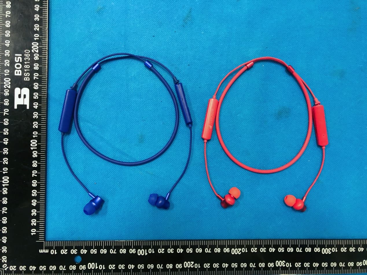 Bluetooth earphone - FCC ID 2ATQI-WSE01 - Wings Mobile Telecom SL (3)