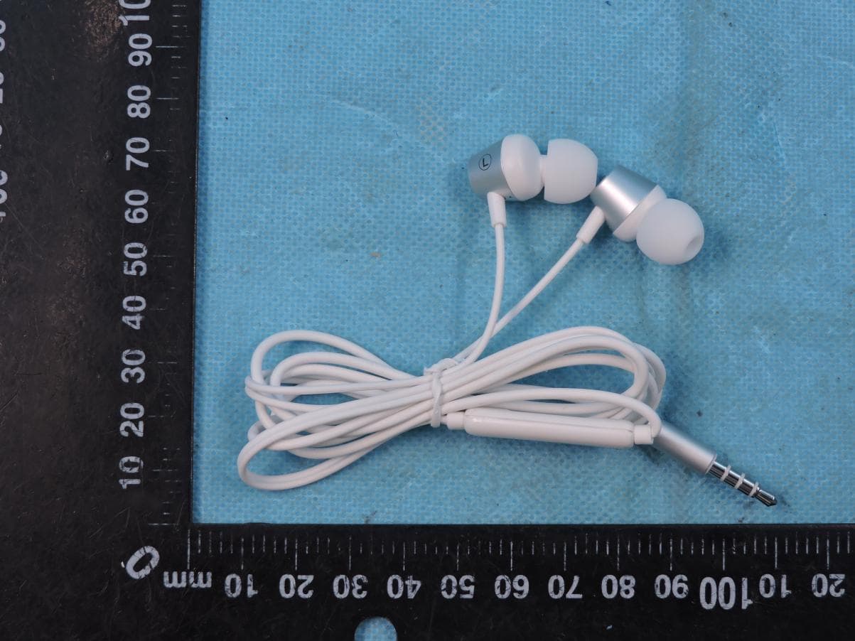 Smart Phone - FCC ID 2ATQIWX - Wings Mobile Telecom SL (3)