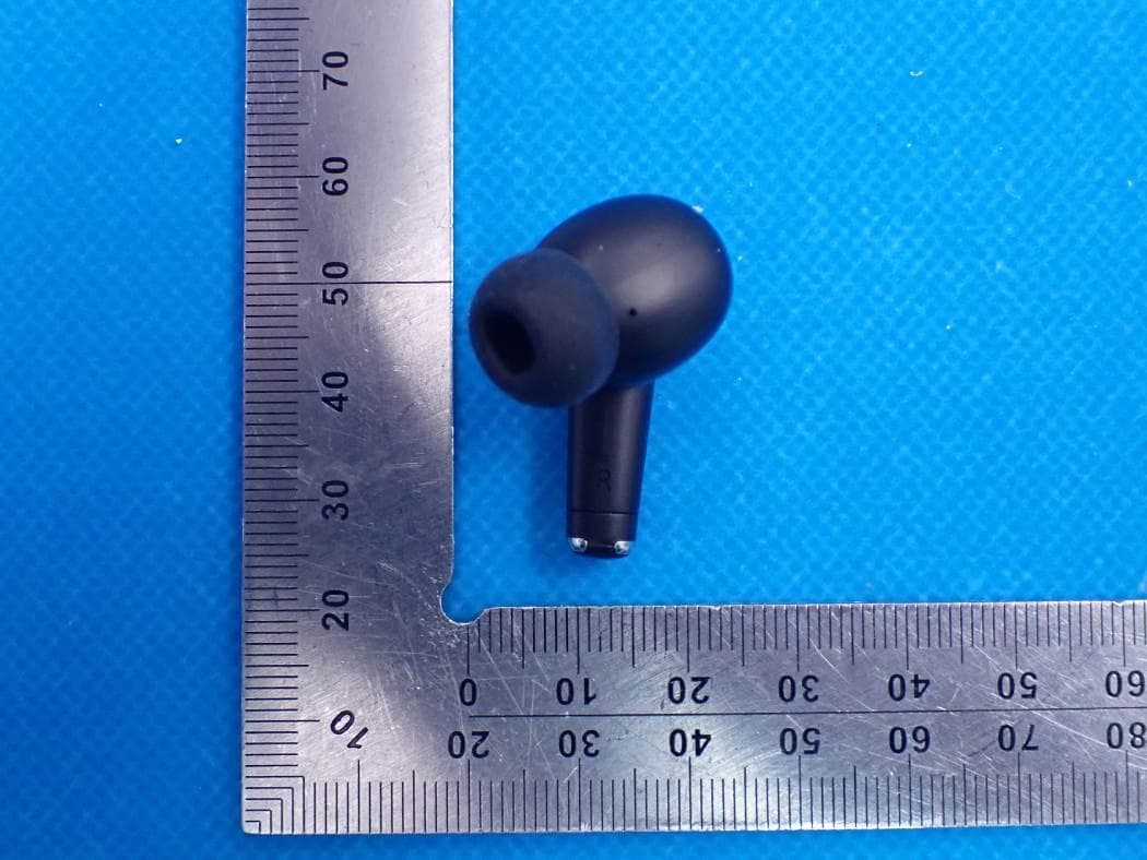 True wireless noise-cancelling bluetooth headset - FCC ID 2ATQU-TINYPODSENC - Shenzhen Mengda Network Technology Co., Ltd (5)