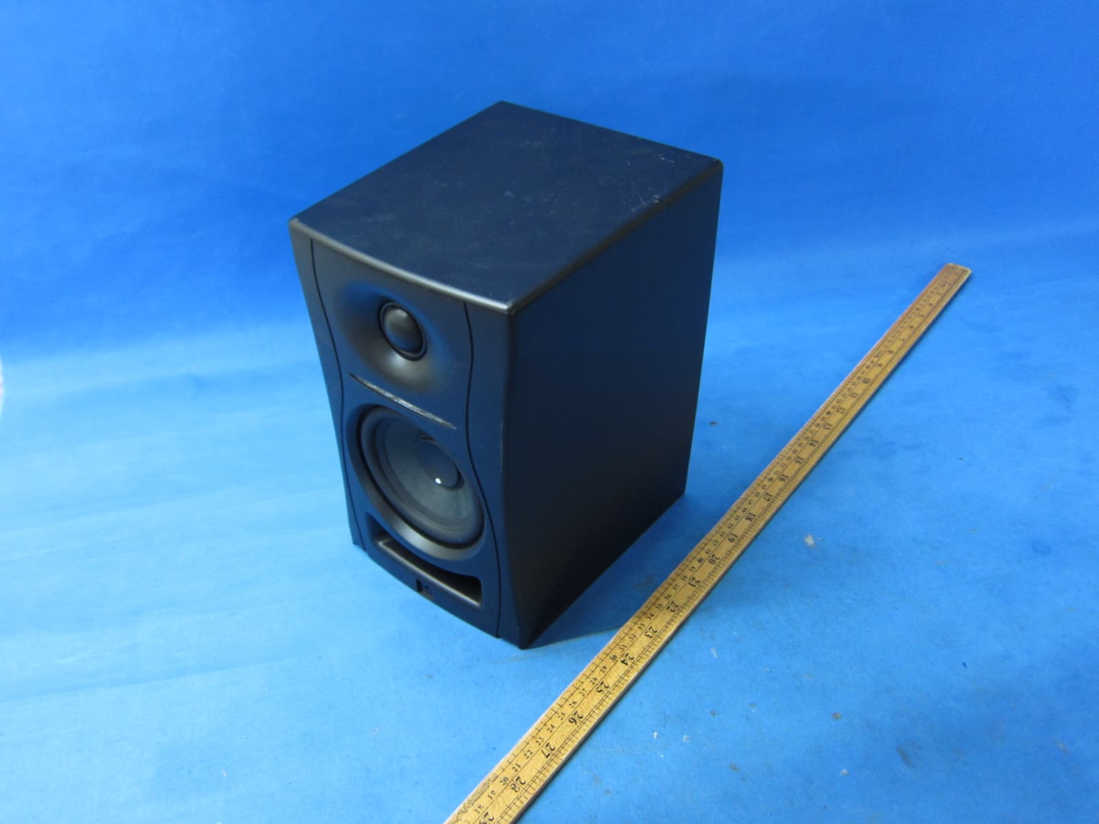 LP Ultra-Nearfield Studio Monitor System - FCC ID 2ATSD-LPUNF - KALI AUDIO INC.