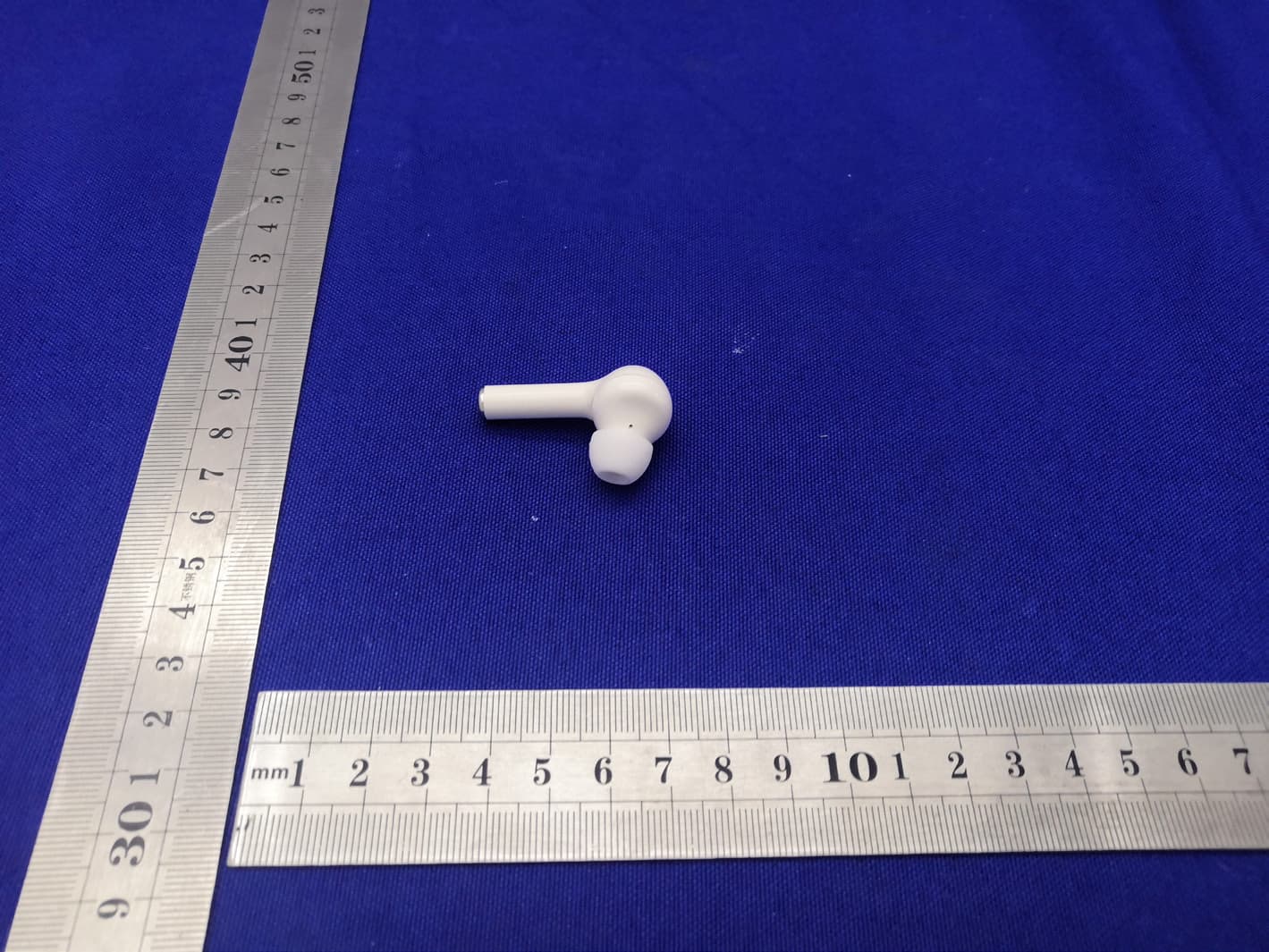 Wireless earphone - FCC ID 2ATT9-TL1721 - EDGE IMPORTS INC (4)