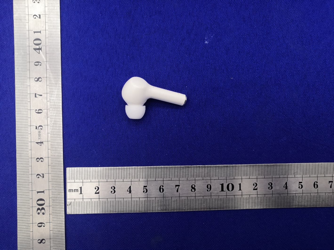 Wireless earphone - FCC ID 2ATT9-TL1721 - EDGE IMPORTS INC (3)