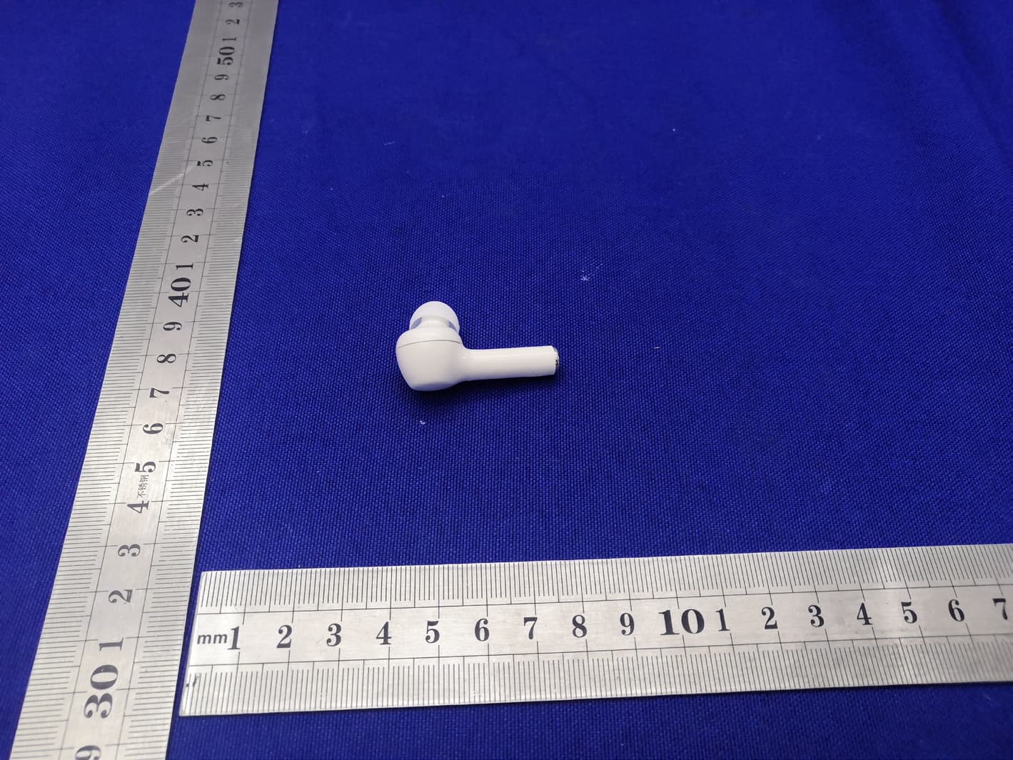 Wireless earphone - FCC ID 2ATT9-TL1721 - EDGE IMPORTS INC (2)