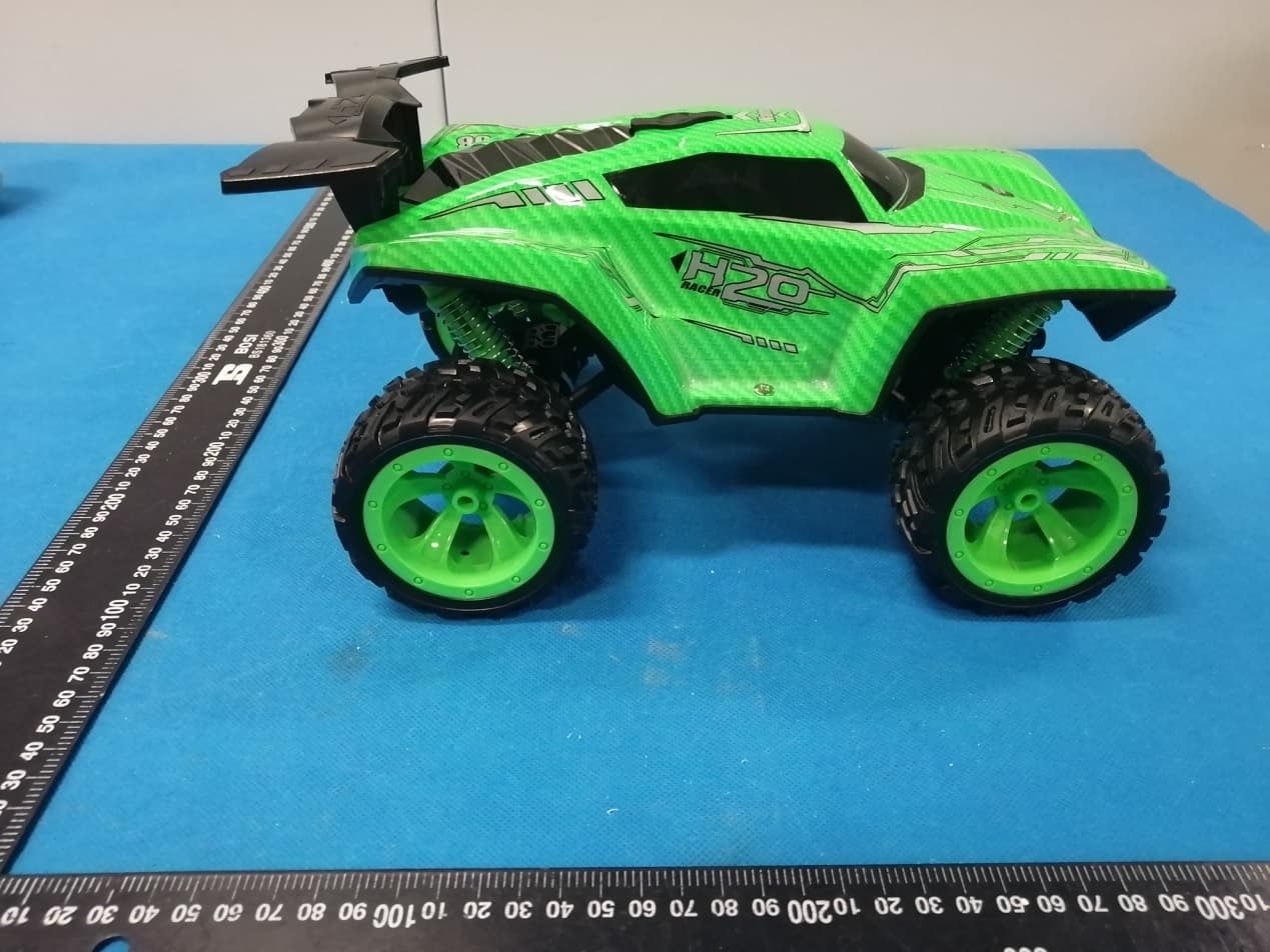 Remote control car series - FCC ID 2ATYG-SH198333687B - WANG YONGFENG (2)