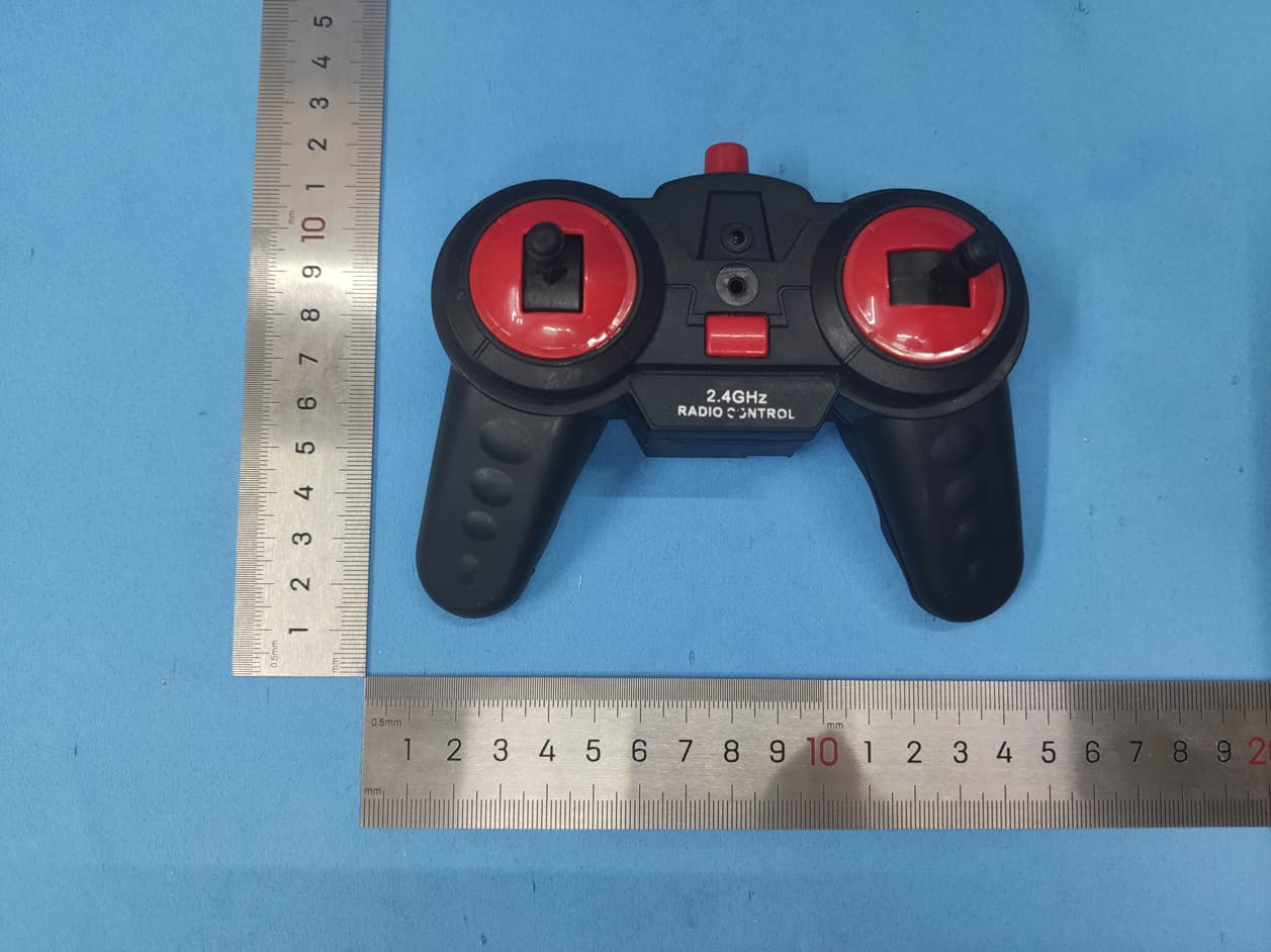 R/C CAR - FCC ID 2ATZWHQMT1076 - HUANG QI TOYS CO.,LTD