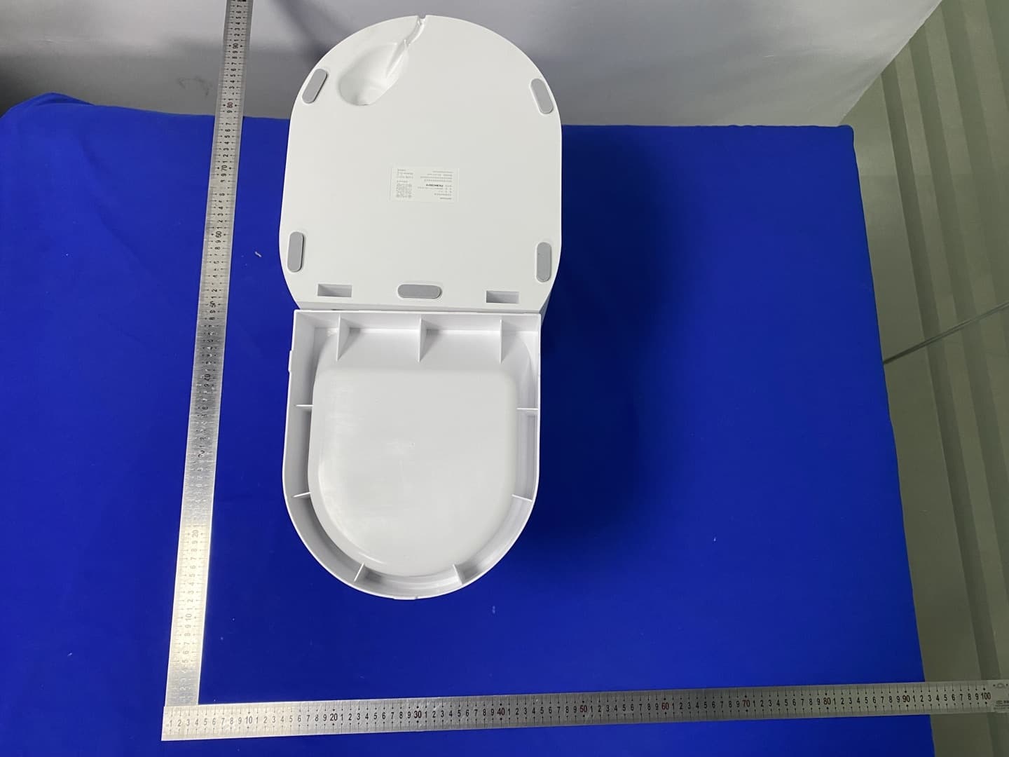 Large Capacity Pet Feeder - FCC ID 2AU2C-F5 - Shenzhen Qianhai Runway Technology Co., LTD (4)