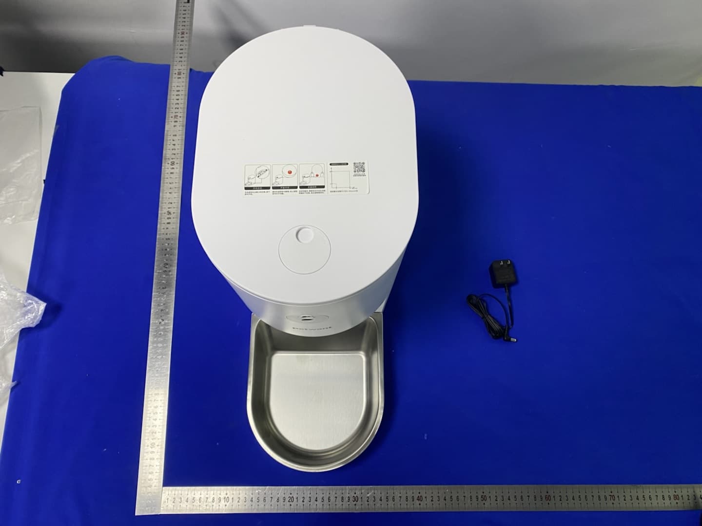 Large Capacity Pet Feeder - FCC ID 2AU2C-F5 - Shenzhen Qianhai Runway Technology Co., LTD (5)