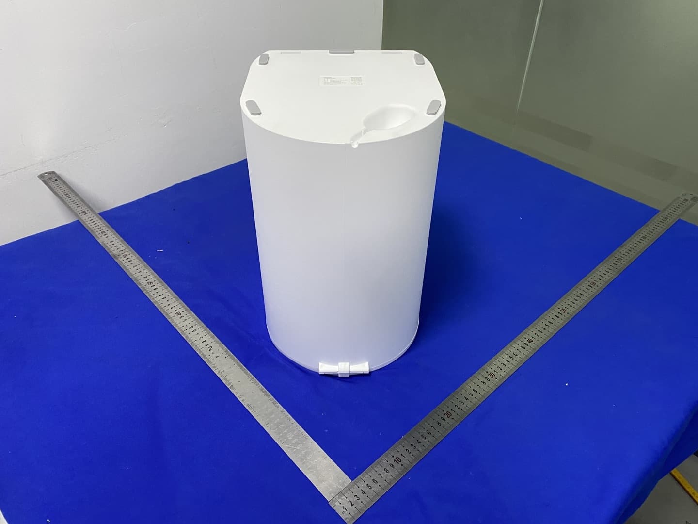 Large Capacity Pet Feeder - FCC ID 2AU2C-F5 - Shenzhen Qianhai Runway Technology Co., LTD (2)