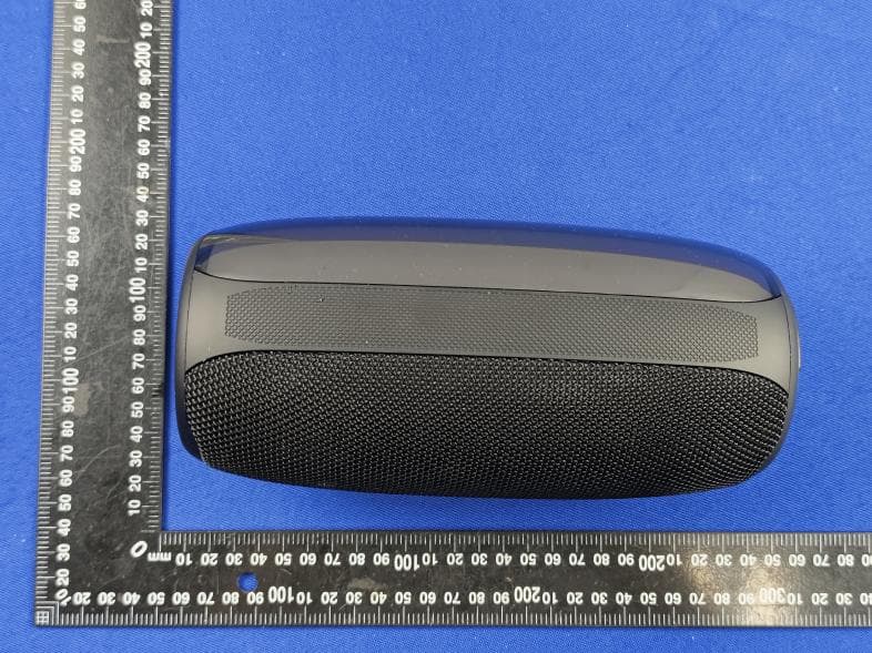 Bluetooth Speaker with Power Bank - FCC ID 2AU4P-BTS121 - TennRich International Corp. (2)