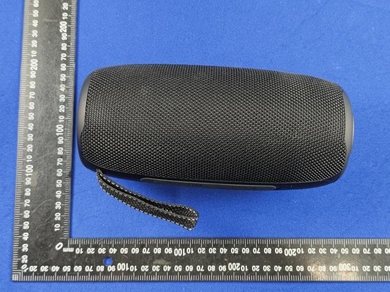 Bluetooth Speaker with Power Bank - FCC ID 2AU4P-BTS121 - TennRich International Corp.