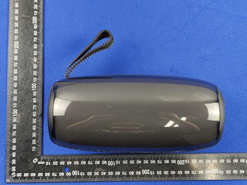 Bluetooth Speaker with Power Bank - FCC ID 2AU4P-BTS121 - TennRich International Corp. (4)