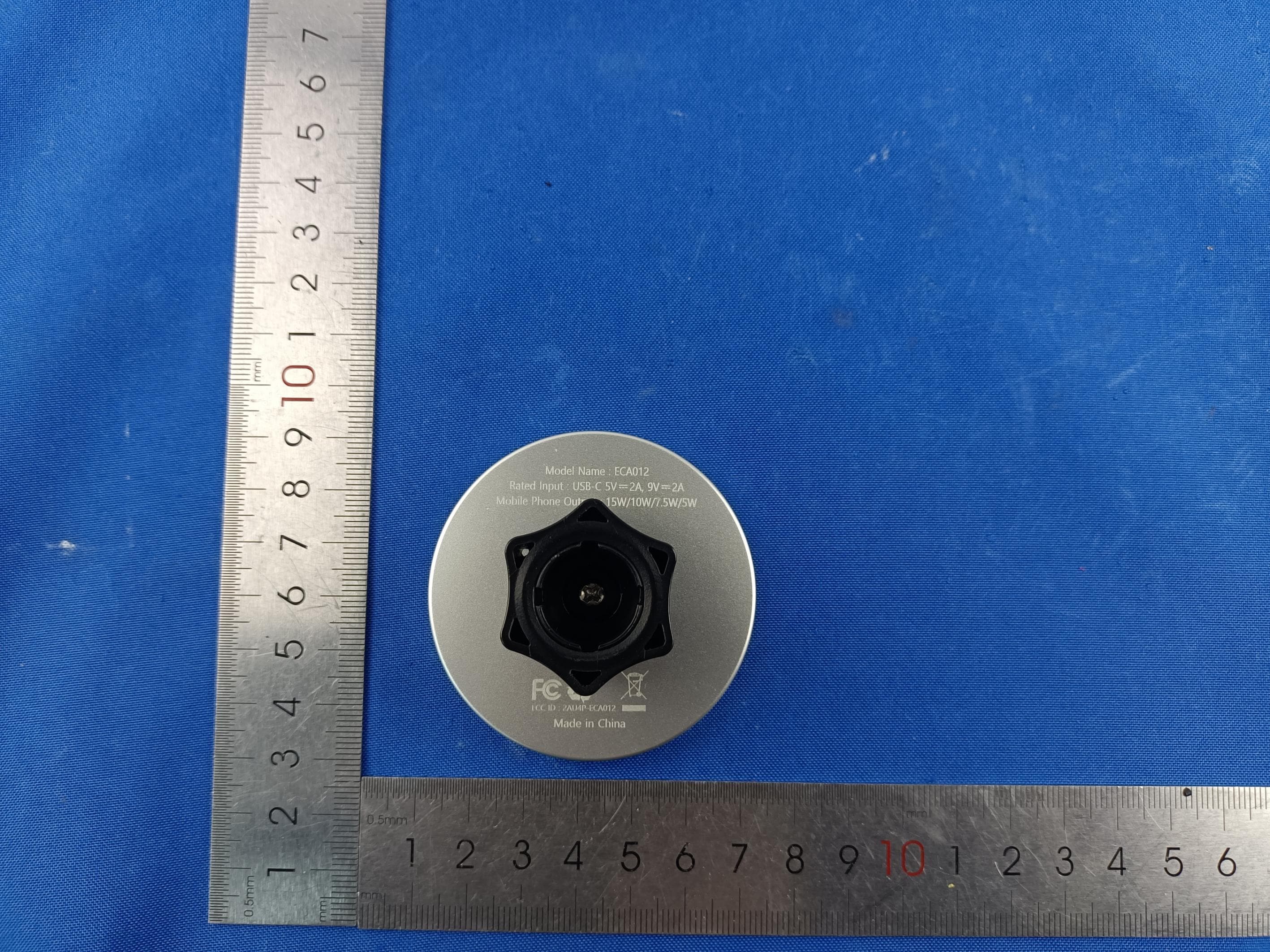 Magnetic Wireless Car Charger - FCC ID 2AU4P-ECA012 - TennRich International Corp. (2)