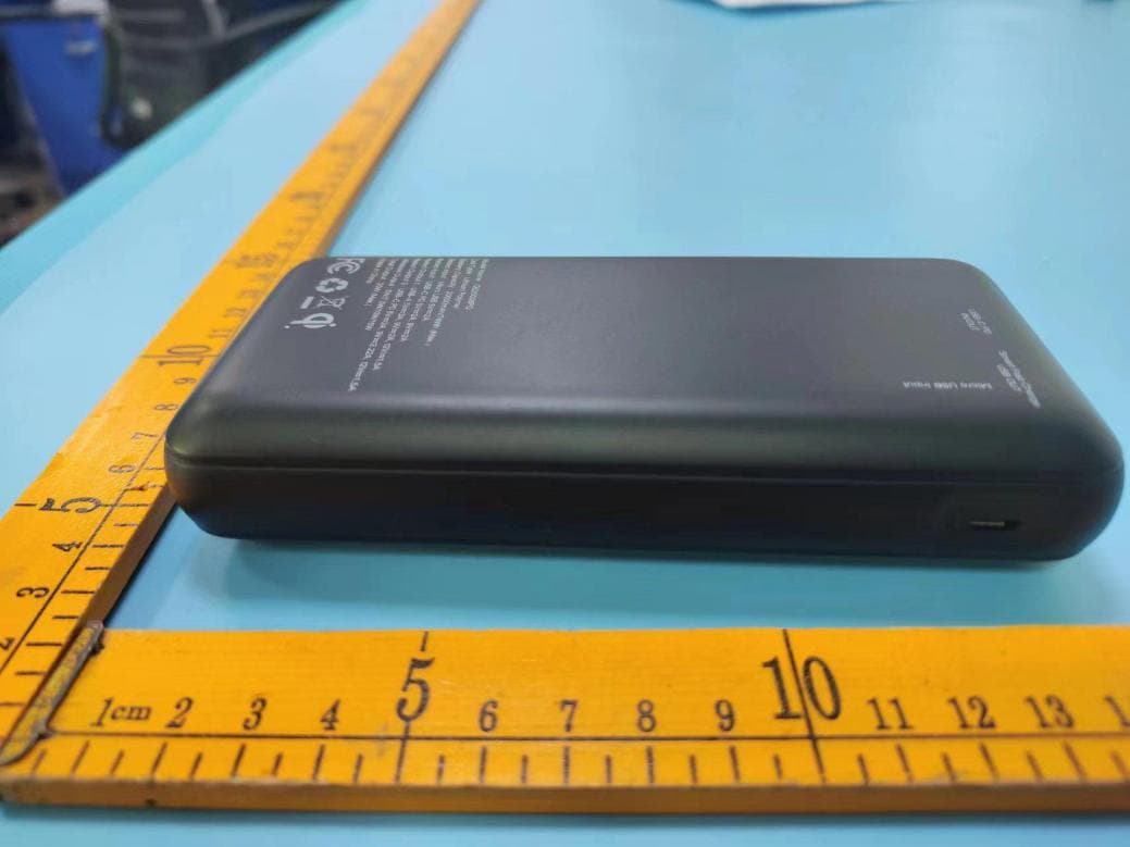 POWER BANK - FCC ID 2AU4P-QE20008PQ - TennRich International Corp. (4)