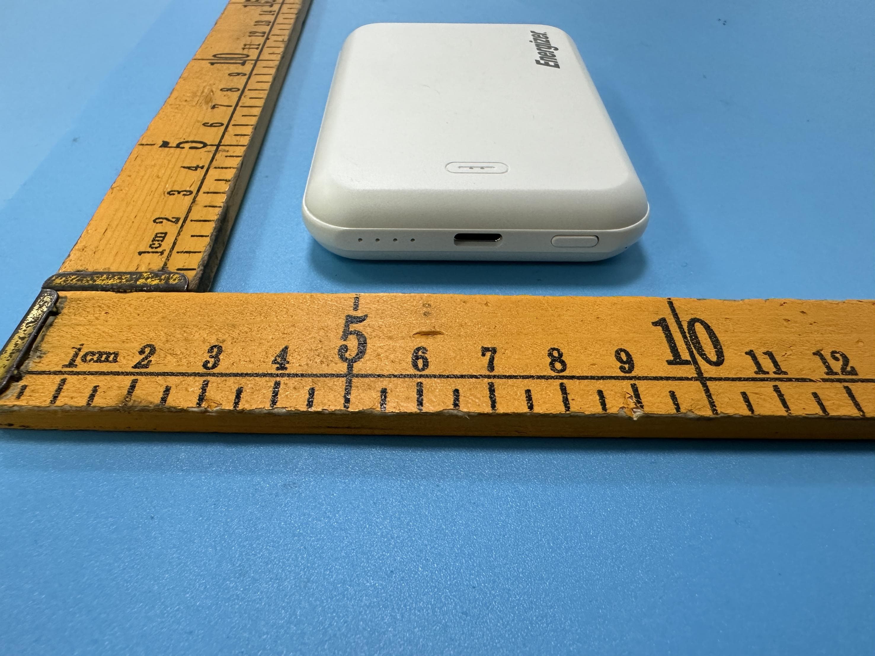 Power bank - FCC ID 2AU4P-QM5000 - TennRich International Corp. (2)