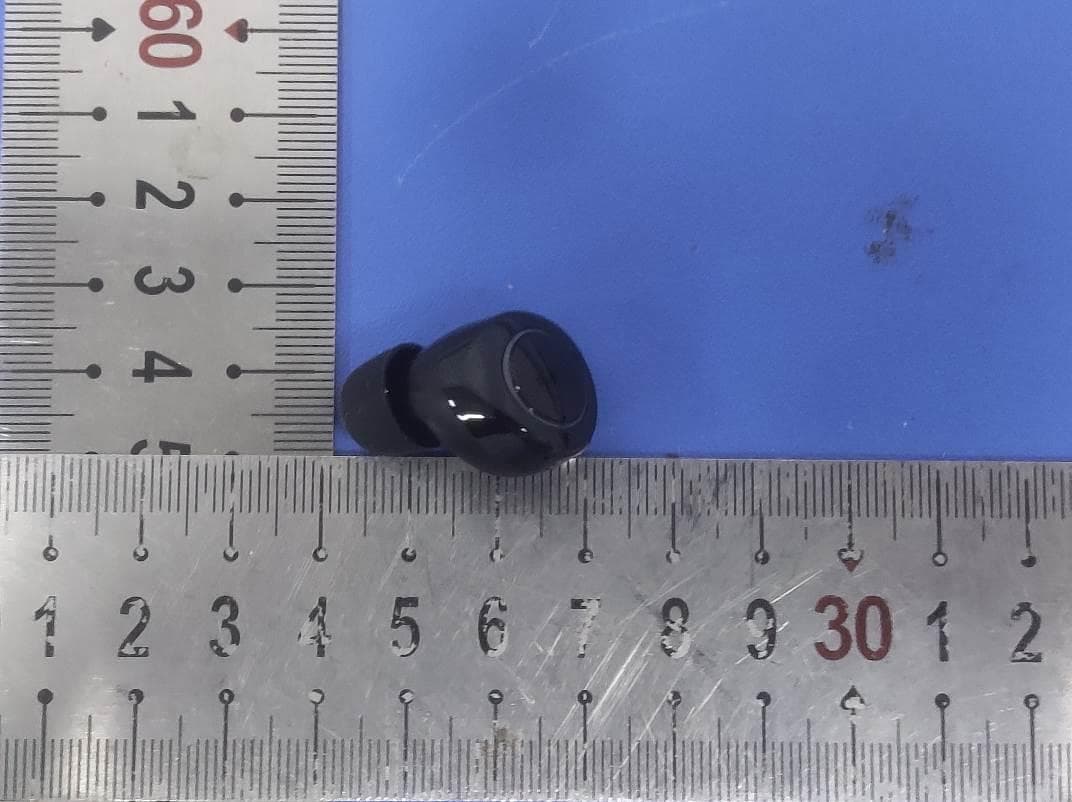 True Wireless Earbuds - FCC ID 2AU4P-UB2605 - TennRich International Corp. (3)