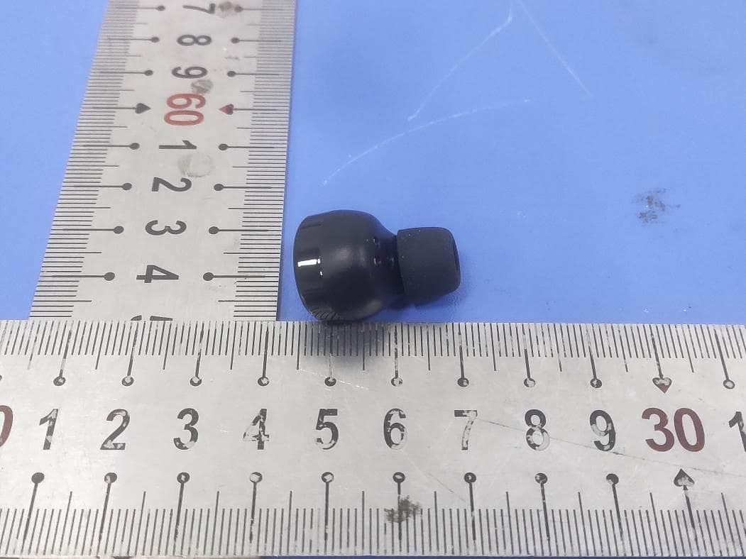 True Wireless Earbuds - FCC ID 2AU4P-UB2605 - TennRich International Corp. (4)