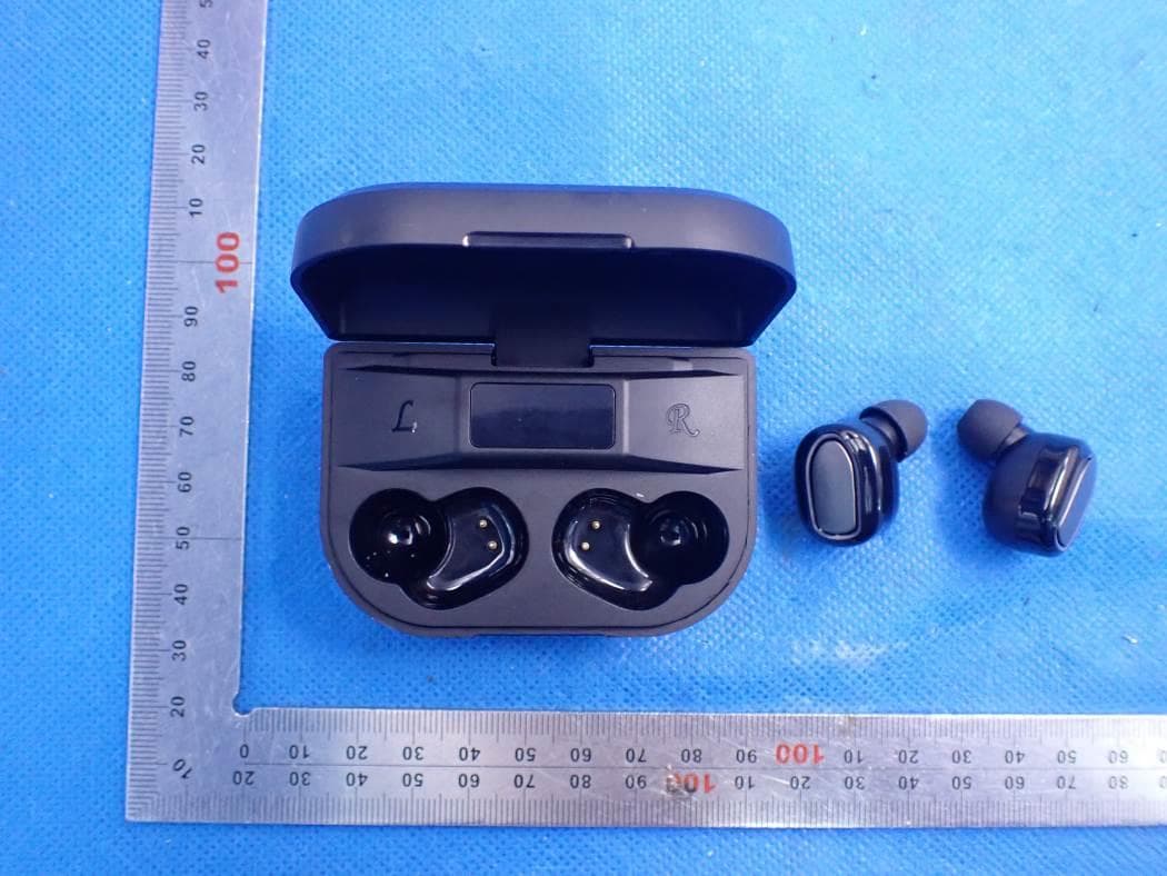 True Wireless Earbuds - FCC ID 2AU4P-UB2607 - TennRich International Corp. (4)