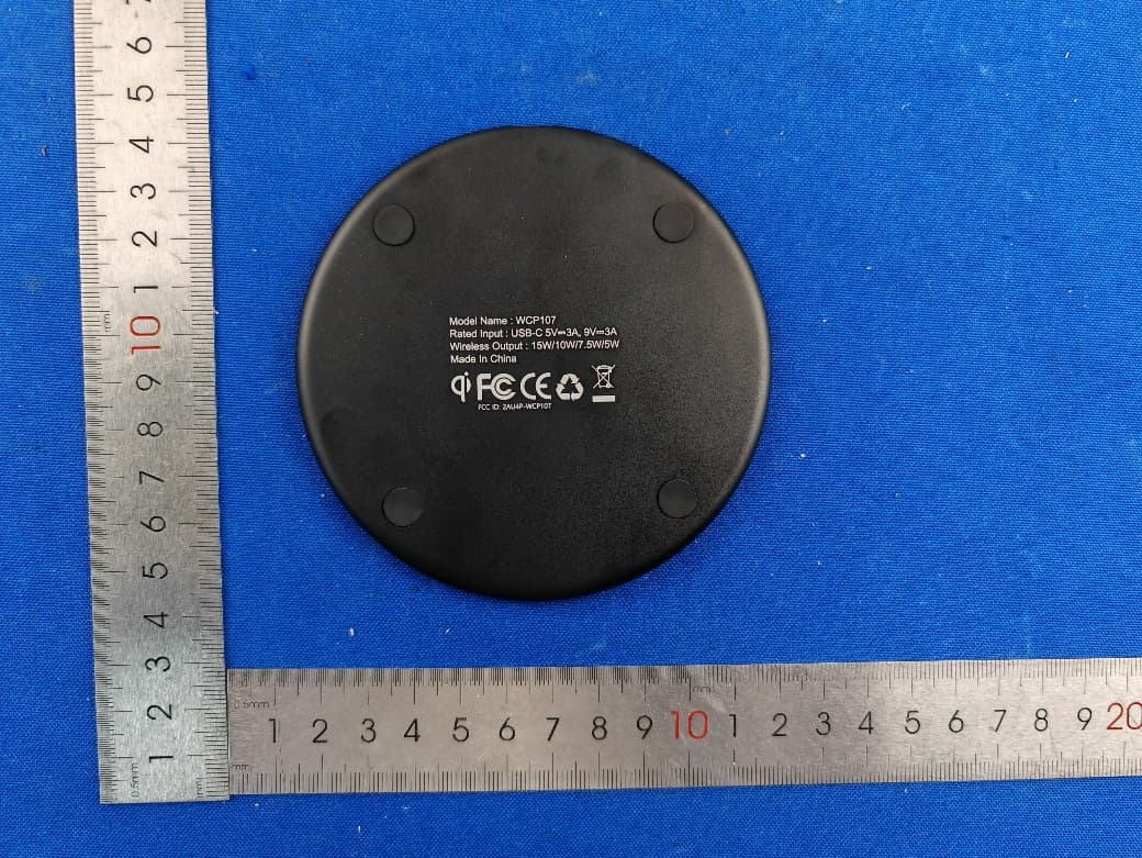Wireless charger - FCC ID 2AU4P-WCP107 - TennRich International Corp.