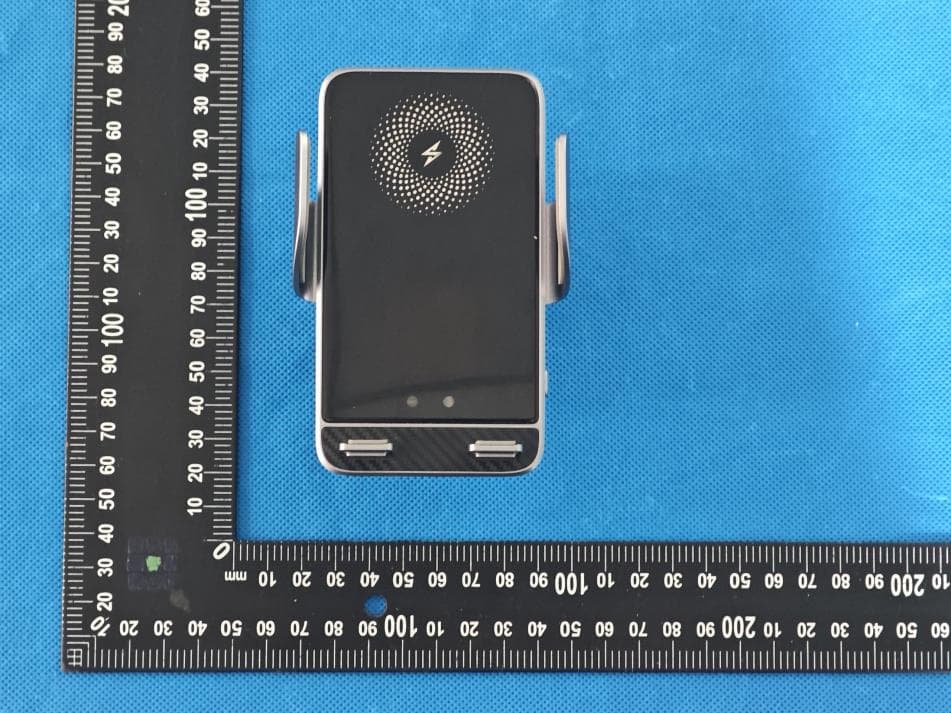 Smart Car Holder with Charging & WiFi - FCC ID 2AU4T-TC10 - Shanghai TUGE Data Technologies Co., Ltd. (3)