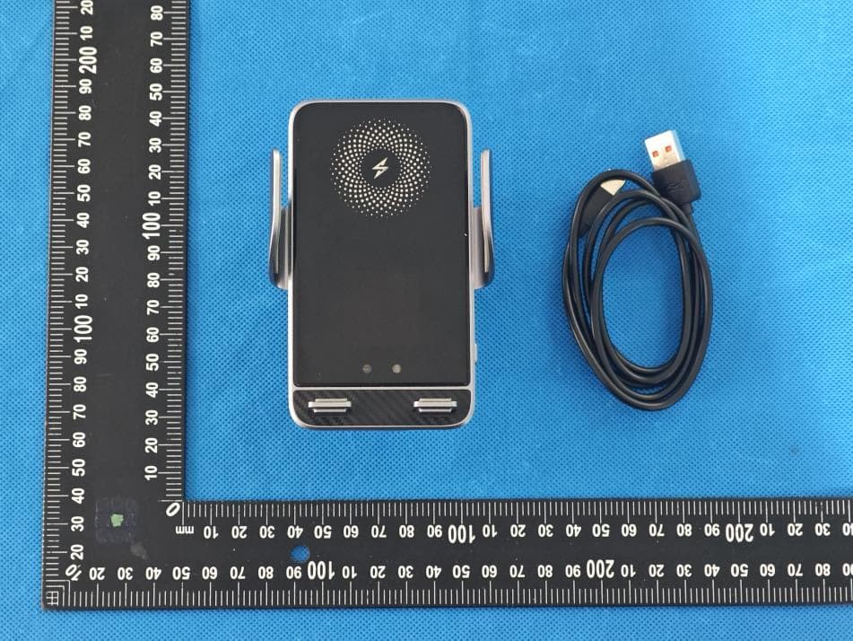 Smart Car Holder with Charging & WiFi - FCC ID 2AU4T-TC10 - Shanghai TUGE Data Technologies Co., Ltd.