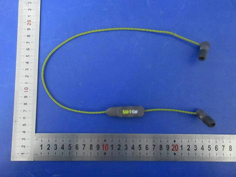 Bluetooth earphone with Bluetooth Transmitter - FCC ID 2AU6S-HGBT - LUCID AUDIO (3)